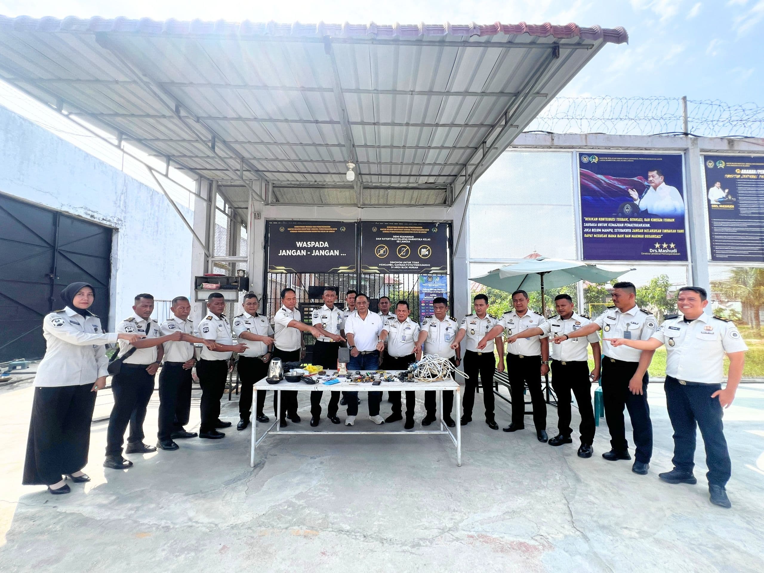 Tingkatkan Deteksi Dini, Kakanwil Ditjenpas Aceh Pimpin Razia Mendadak di Lapas Narkotika Langsa